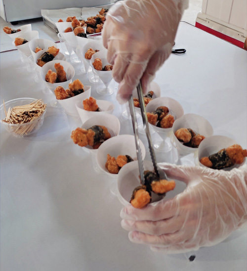 Seaweed Chickek Live Station