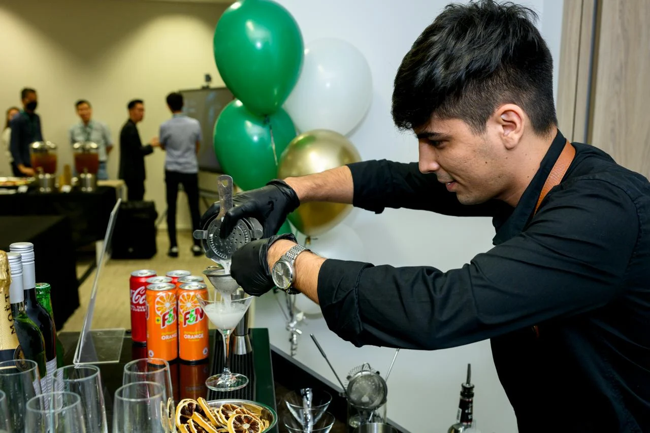 event-bartender-mixing-drinks-singapore